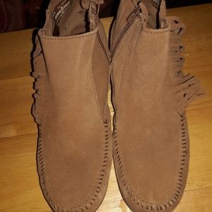 Minnetonka Lacy Boot Women's size 10M Dusty Brown